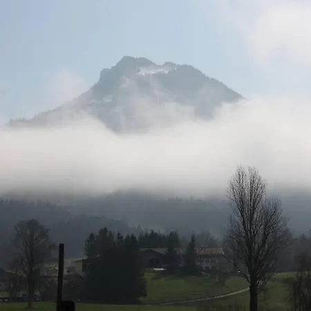 Gutshof Achatswies, Nordwand